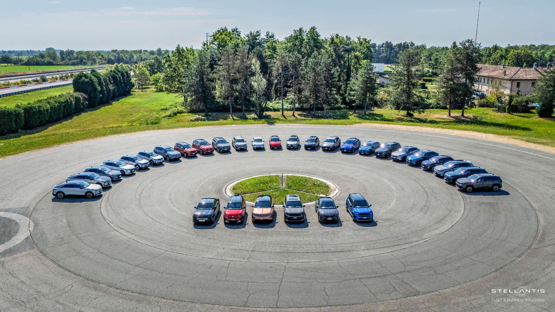 Автомобілі різних марок із портфеля Stellantis